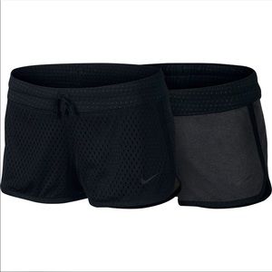 Nike women’s reversible mesh running shorts L